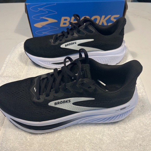 Brooks women’s Ghost 17 running shoes - Picture 4 of 7